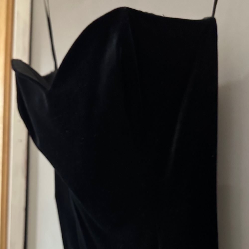 Black Strapless Velvet Gown Elegant Formal Evening Maxi Dress - Picture 4 of 7